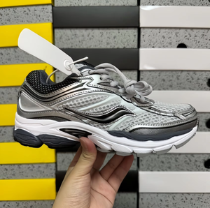 メンズアウトドアランニングシューズ Sauconies 9 ヒールアップ・クッション性・耐久性に優れた厚底モデル