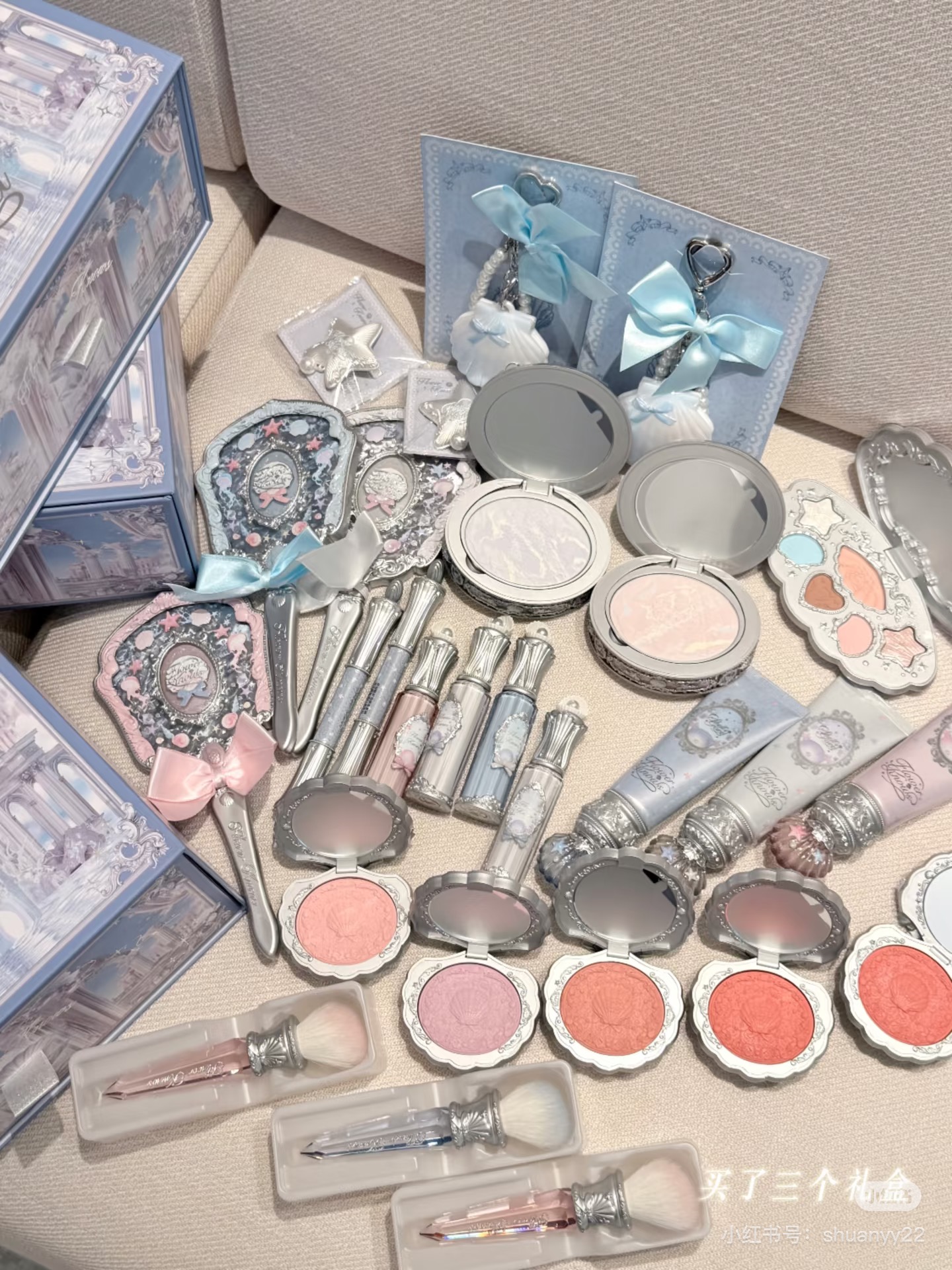Flower Know シェル パール コレクション メイクアップ セット 10 個 リップ グレーズ ブラッシュ アイシャドウ ミラー メイクアップ キット