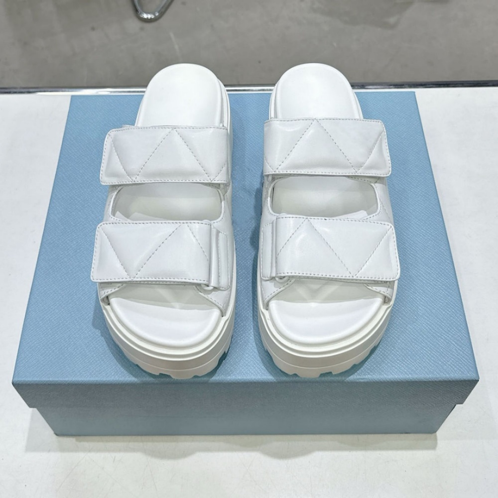 新しい 35 ～ 41 サイズの女性のファッショナブルで多用途な厚い底の高さを高める外部スリッパ