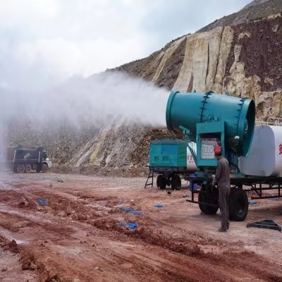 強力な 40 メートルトレーラーフォグキャノン、トレーラートラックマウントフォグキャノン、水タンクと発電機付き