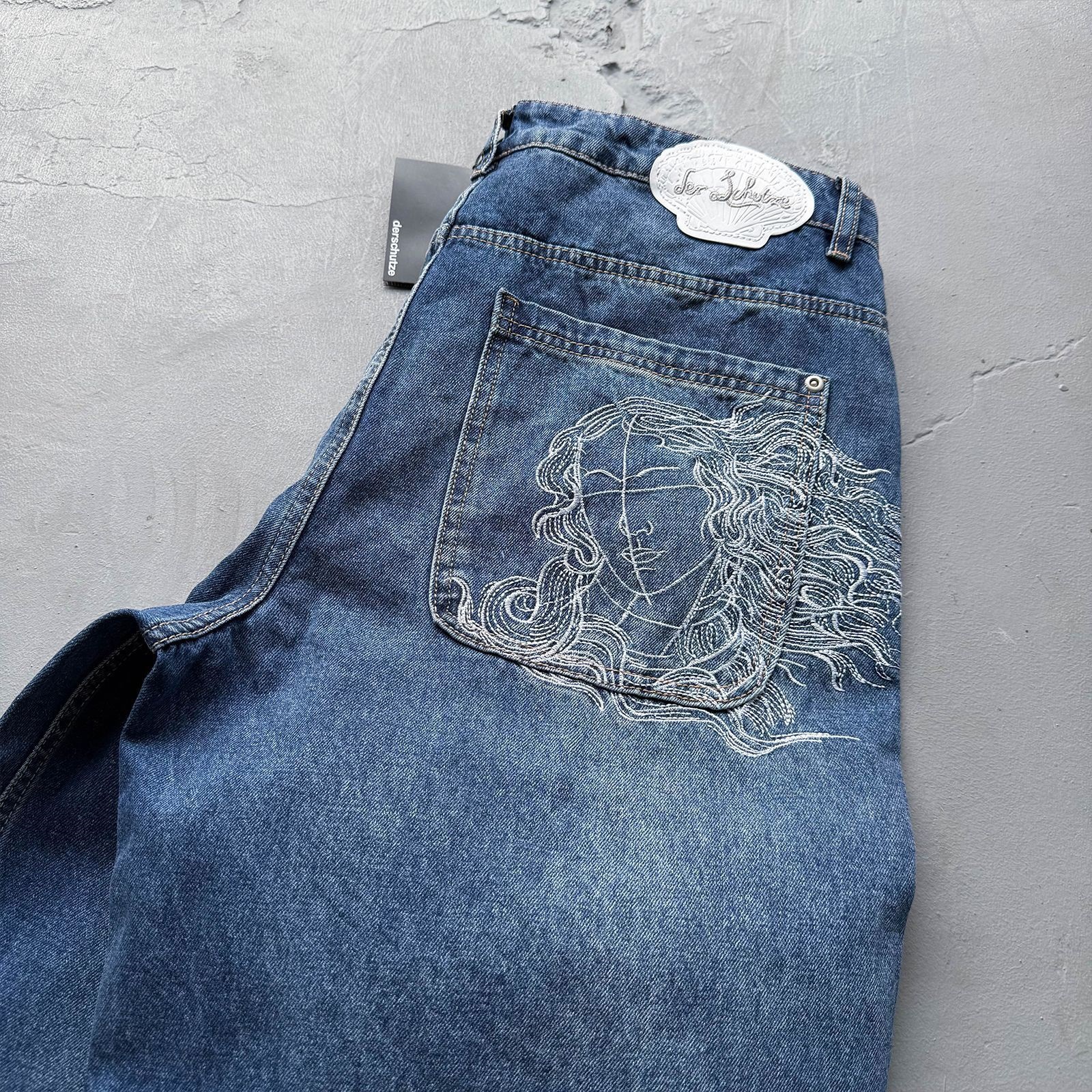 Derschutze 高品​​質高耐久刺繍女神ダメージ加工ウォッシュストレートレッグジーンズメンズストリートパンツ