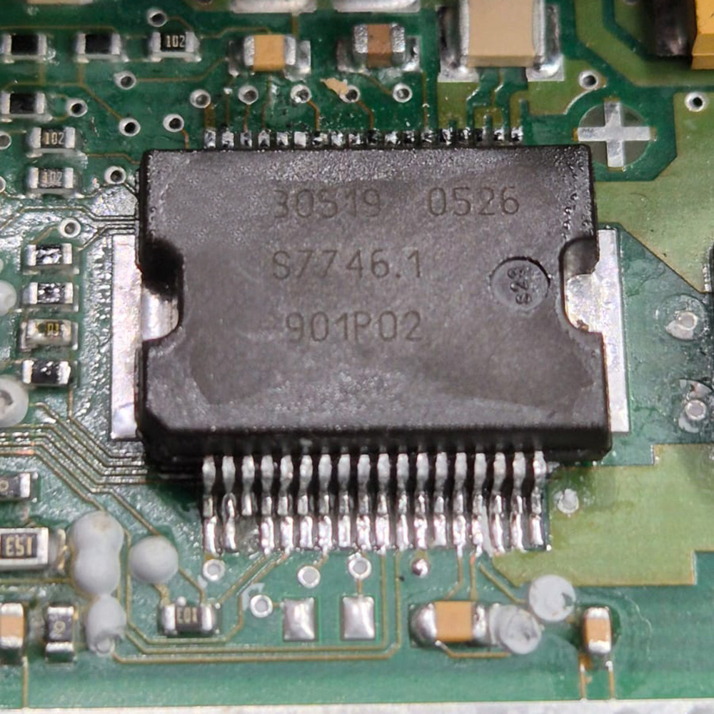30519 オリジナルエンジンコンピュータボード ECU ドライブチップ