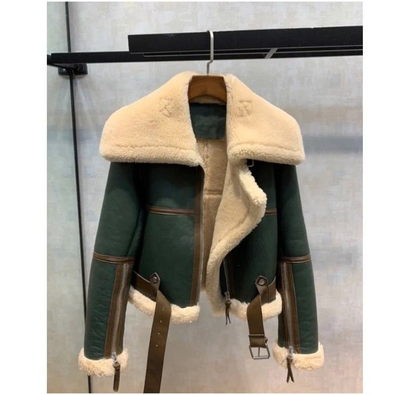 シープスキンウールレザージャケット女性フリース暖かい冬のオートバイのジャケットパッチワークショートコートストリートデザイン Pu レザーコート