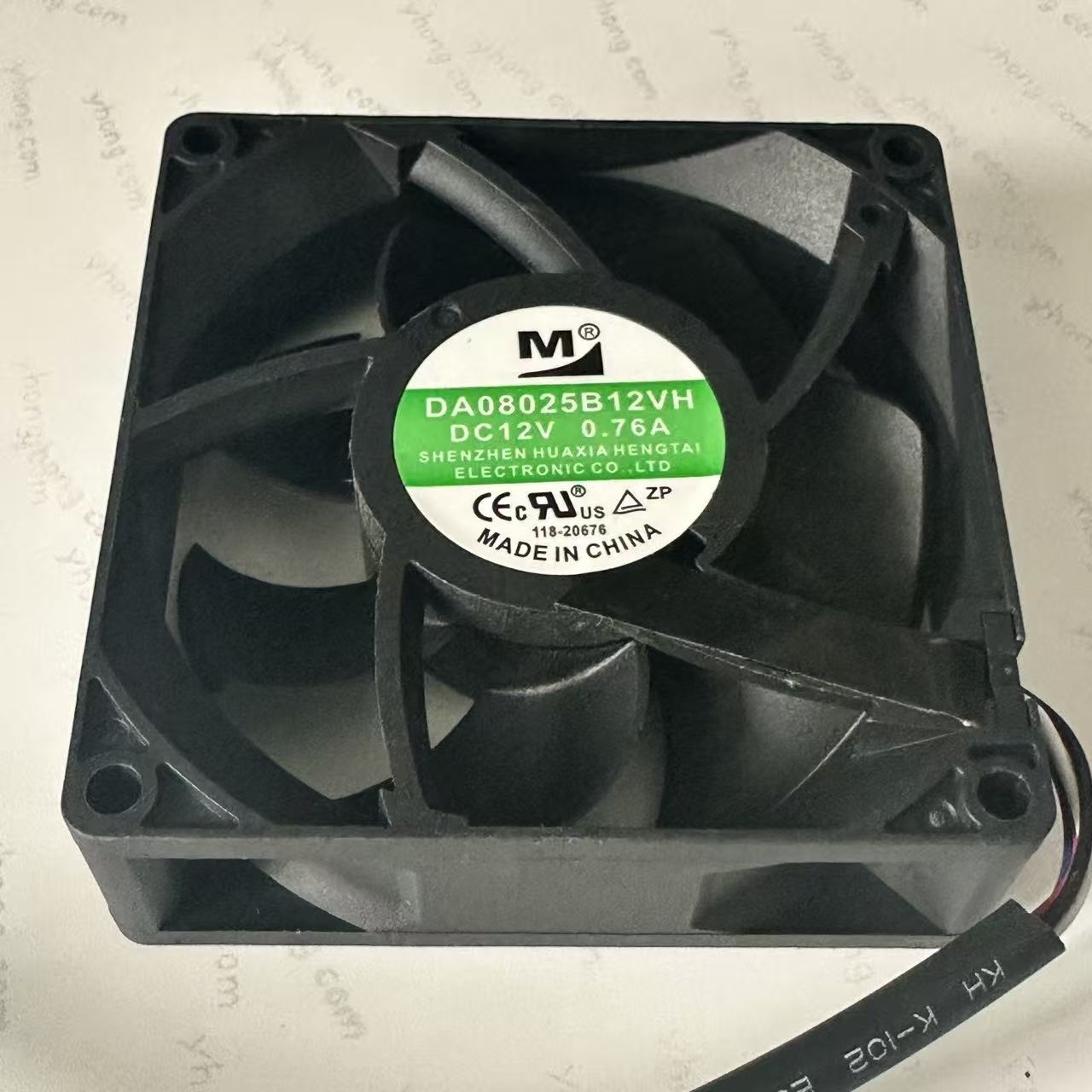 M DA08025B12VH DC 12V 0.76A 80x80x25mm 4 線式ケース冷却ファン