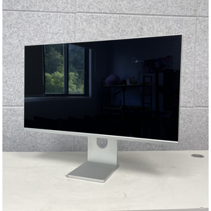 解像度3840×2160、リフレッシュレート160Hz、IPSパネル、フルHDスクリーン、デスクトップコンピュータモニター、オールアルミニウム合金筐体の27インチゲーミングモニター。