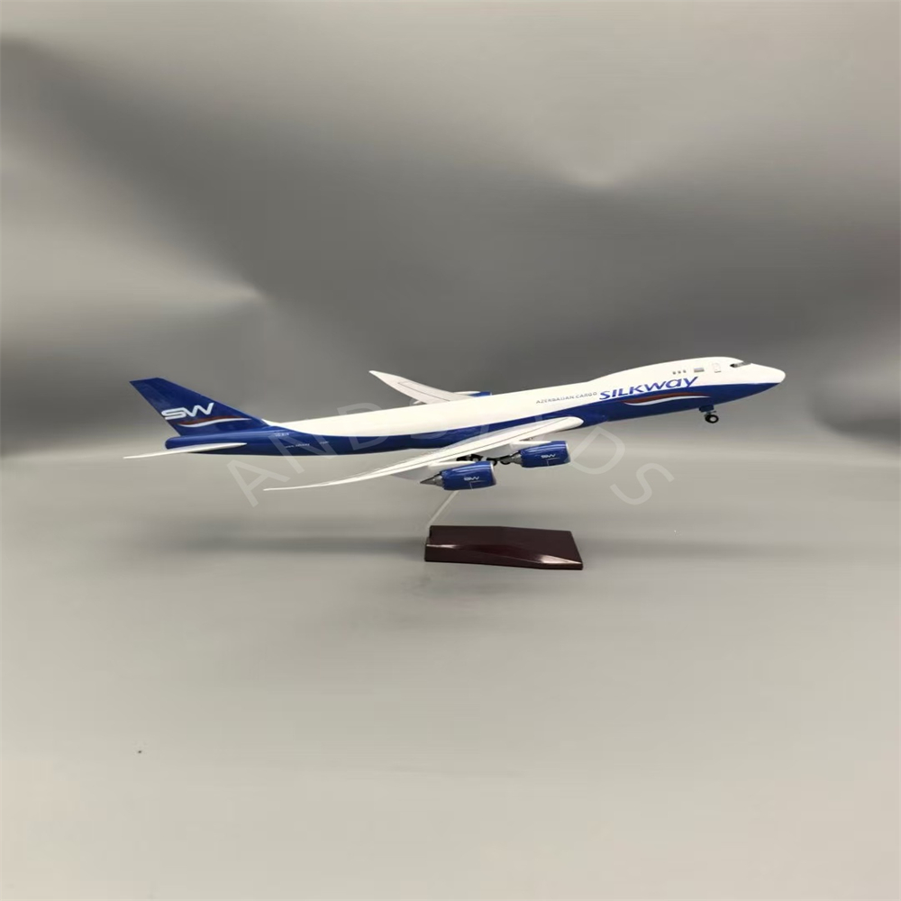 航空機 B747-8 アゼルバイジャン シルクウェイ貨物おもちゃ子供 1:160 スケール 47 センチメートルホイールダイカストマシンギフト樹脂ミニチュア飛行機