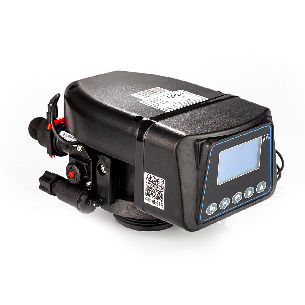 LCDディスプレイ家庭用3t/h容量自動水道水軟化弁ABSタンクギアコア220Vモーターシングルタップ使用状態