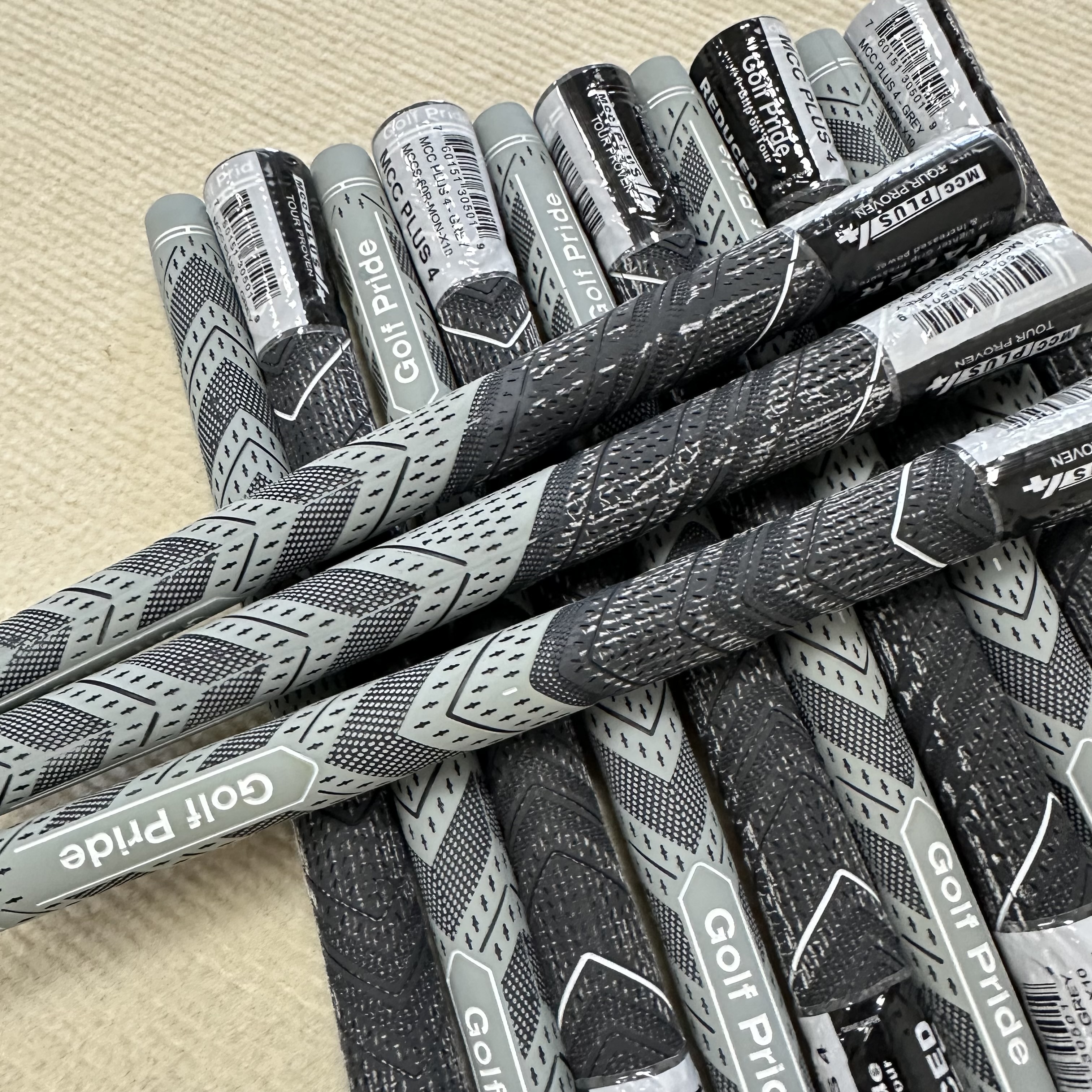 グレー Golf Pride MCC PLUS4 滑り止め標準ゴルフ グリップ 13 個 米国倉庫