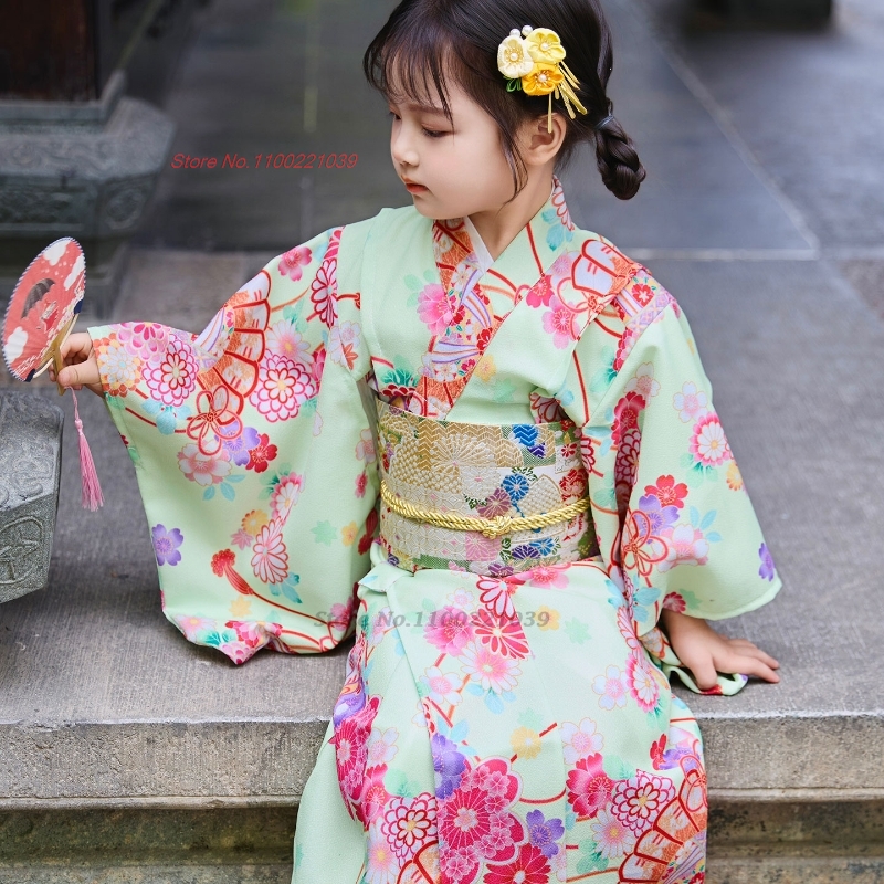 2026 子供日本の着物ローブ伝統的なフラワープリント着物ドレス浴衣羽織女の子の写真撮影ドレスヴィンテージ着物