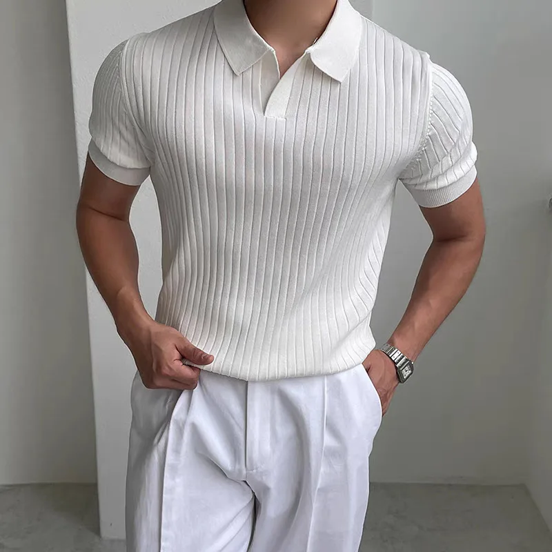 夏のスポーツとレジャースリムフィット Tシャツファッショナブルなメンズゴルフポロシャツオープンネック通気性速乾半袖トップ