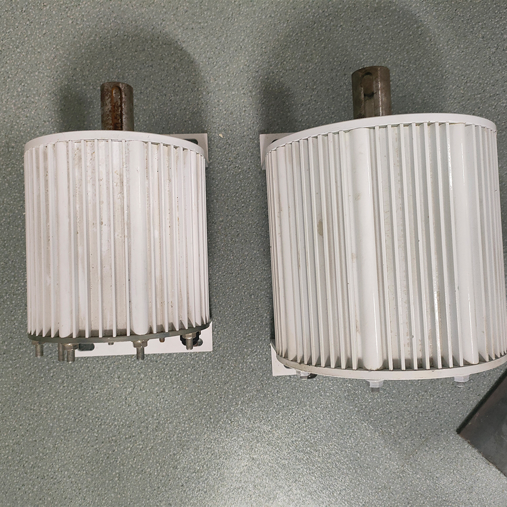 50KW 40KW 30KW 低速永久磁石発電機 48V 220V 380V 3 相 AC オルタネータ使用モーター駆動水風力タービン