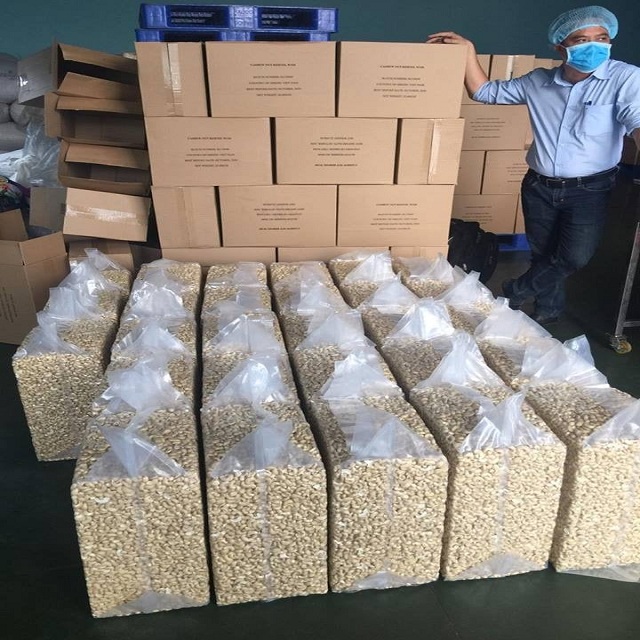 Cheapest VIETNAM CASHEW NUTS , HIGH QUALITY, COMPETITIVE PRICE CROP 2024 Original Binh Phuoc , Whatsapp Mr.Tony +84 938 736 924.