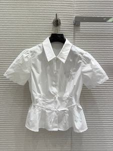 2026年春夏 スリムフィット レディース半袖シャツ レトロな襟 編み込みボタン 通気性抜群のカジュアルトップス