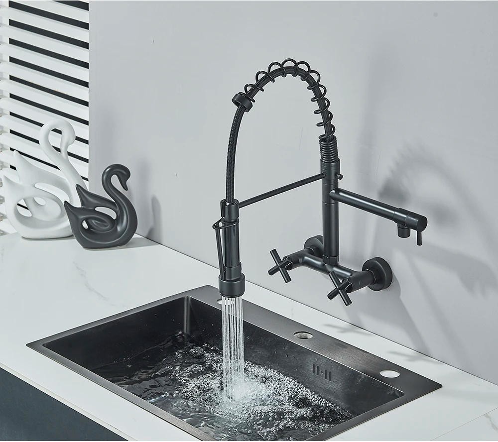 マットブラックの壁に取り付けられたキッチン蛇口は、温水と冷水用のデュアルハンドル付きです。デュアル回転口とSPを備えたキッチン蛇口