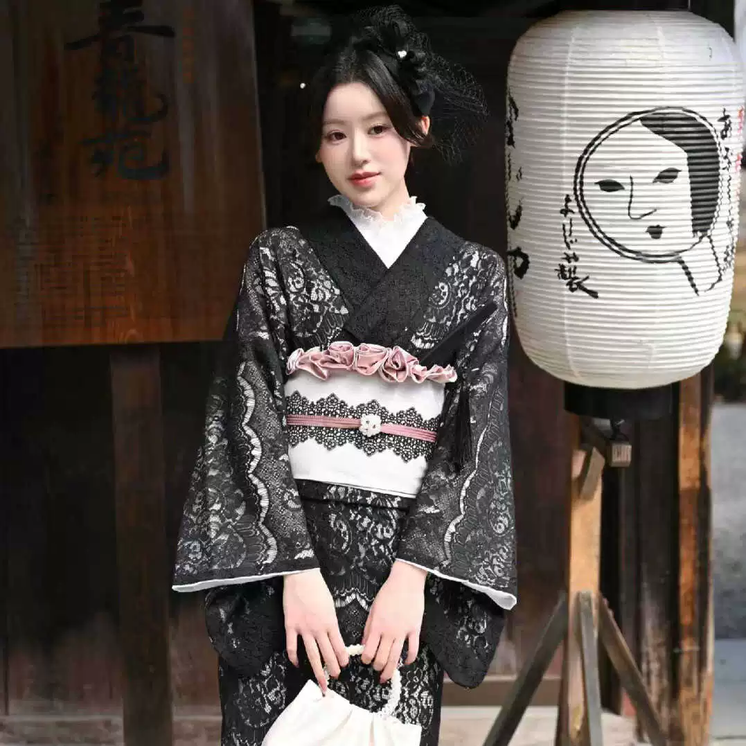 日本の伝統的な女性用レース小紋柄二重着物