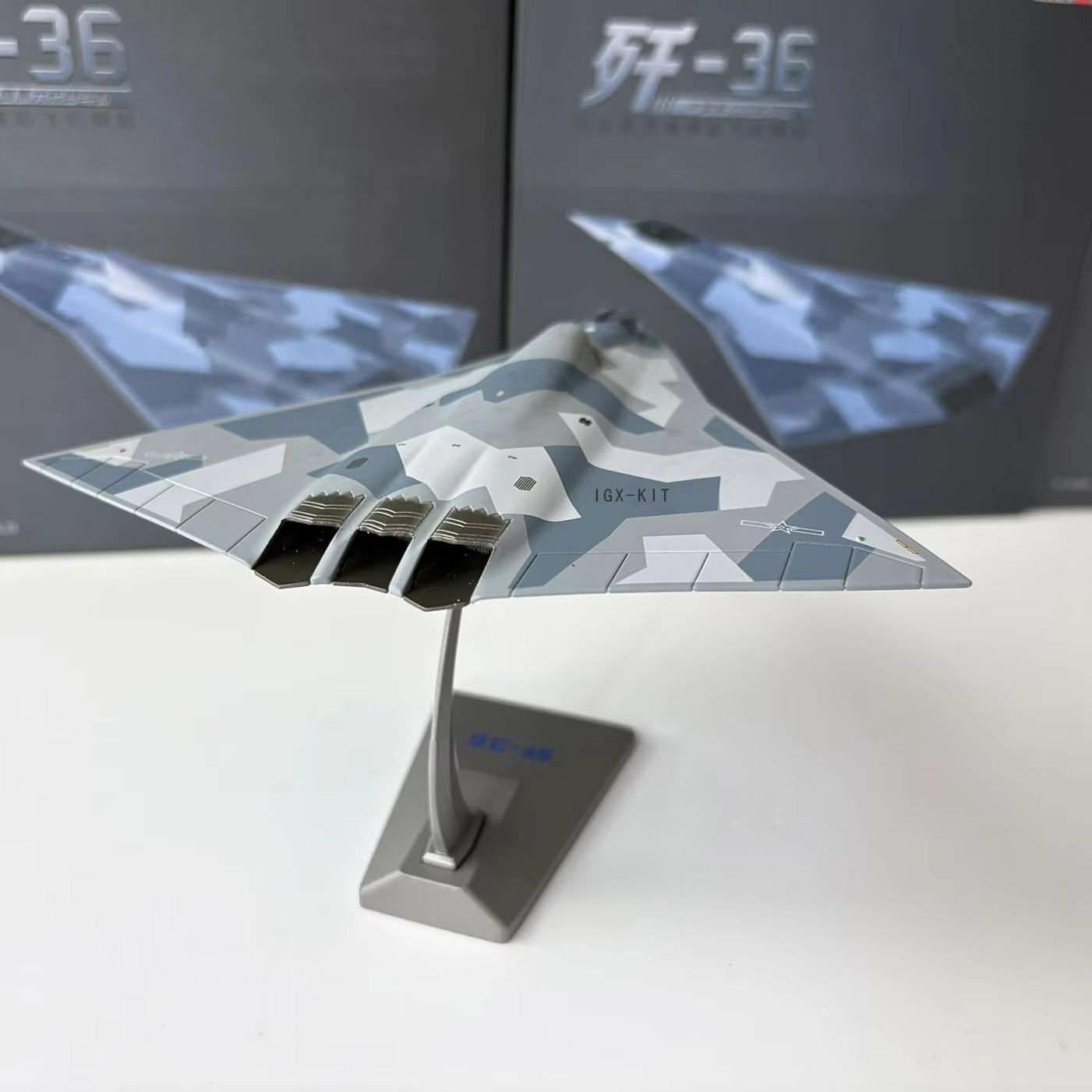 1:144 スケール中国 6th J36 J-36 カットクラック戦闘機ミリタリーモデルジェット飛行機航空機コーティング合金完成戦闘機ギフト