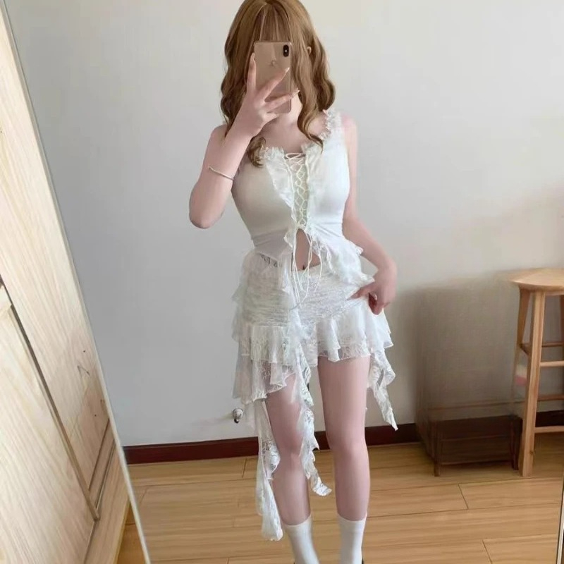2025 セクシーなホットガールスキニーオフショルダー 2 点セットイブニングパーティー女性の夏不規則な白レーストップスハイウエストショートスカート