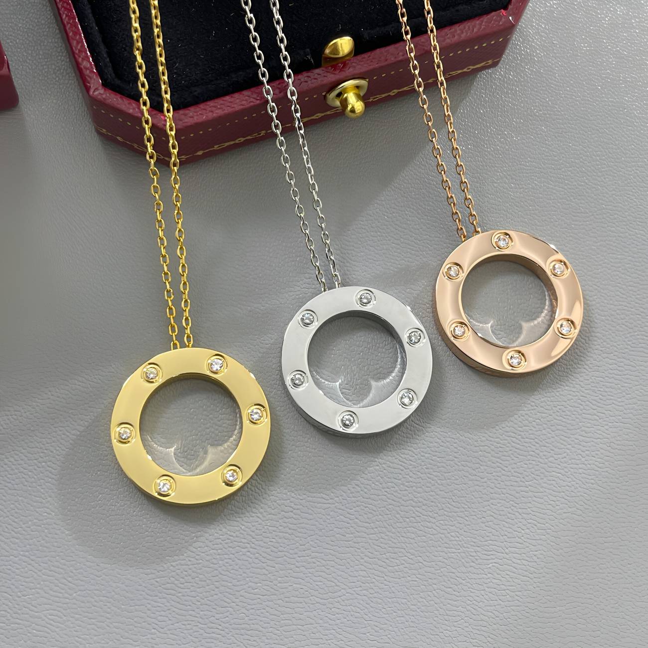 女性ネックレスチタン鋼色あせなしサークルペンダントネックレス象嵌キュービックジルコニア可憐なミニマリストジュエリー女性のための