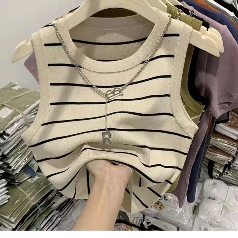 2025 新ストライプストレッチベストベーシック多用途ショートトップ婦人服