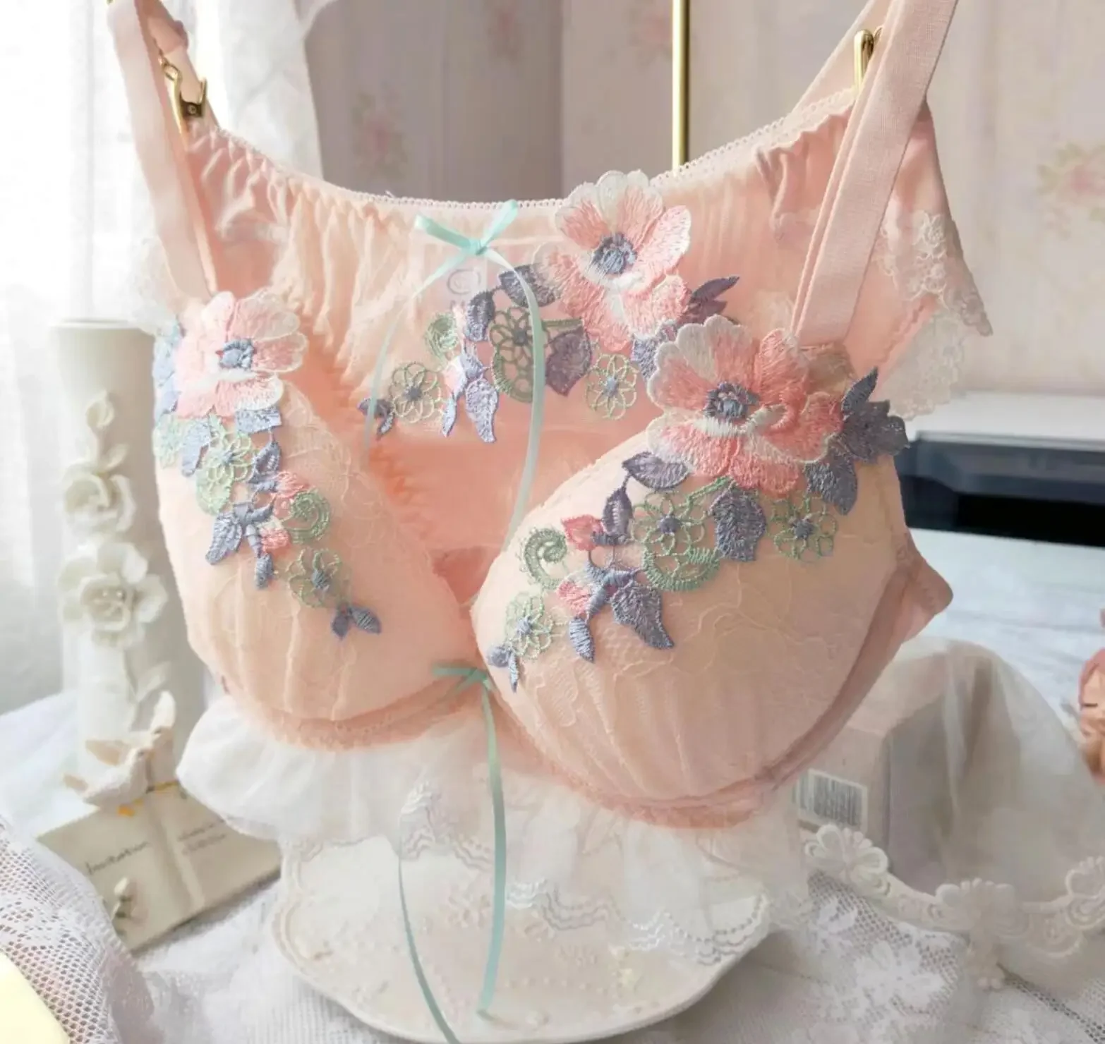 甘くて新鮮なディープ V 薄型カップ下着セット高耐久花刺繍ブラセット A-F カップ