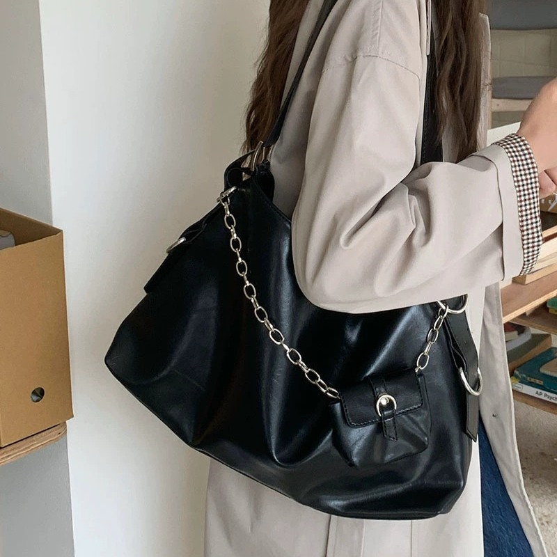 ブラックヴィンテージ脇の下バッグ女性原宿チェーン装飾ショルダーバッグヘッドフォン大容量トートバッグ Y2k