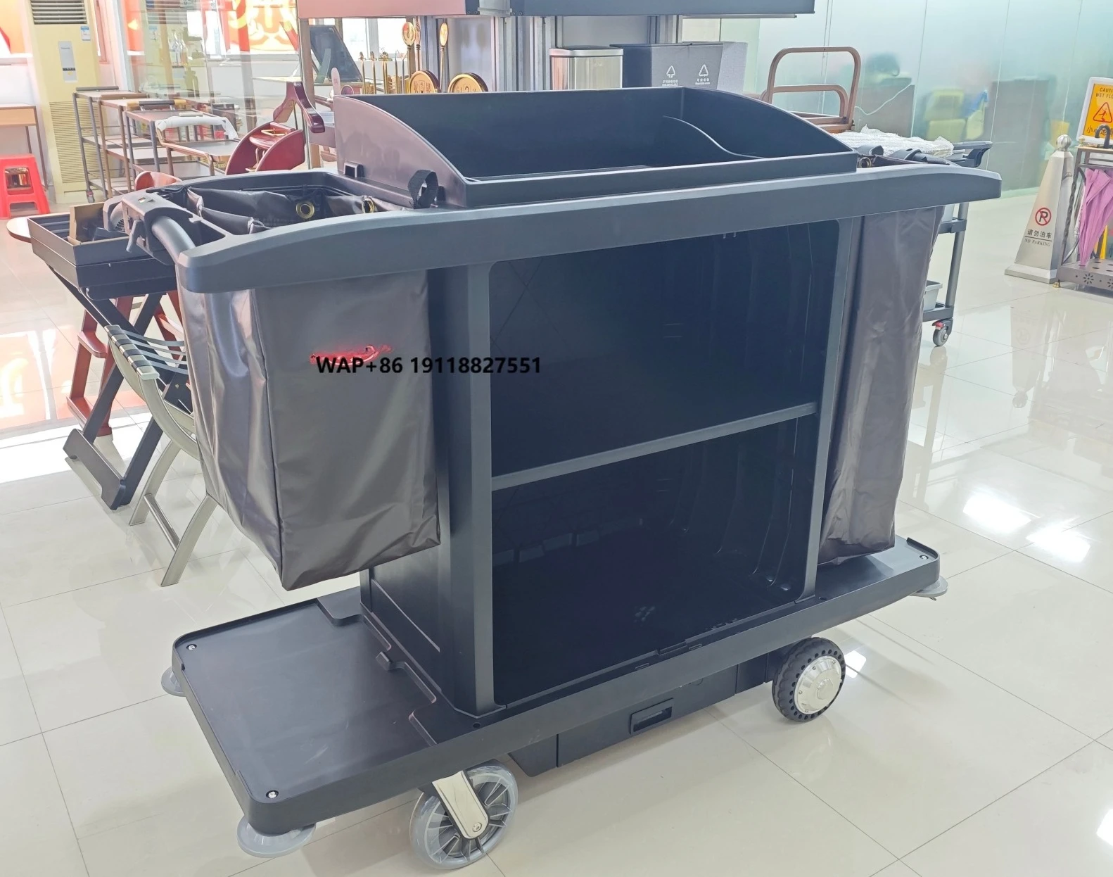 電動モバイルハウスキーピングカートクリーニングトロリーサービスカートホテルのルームサービス用ドアなし