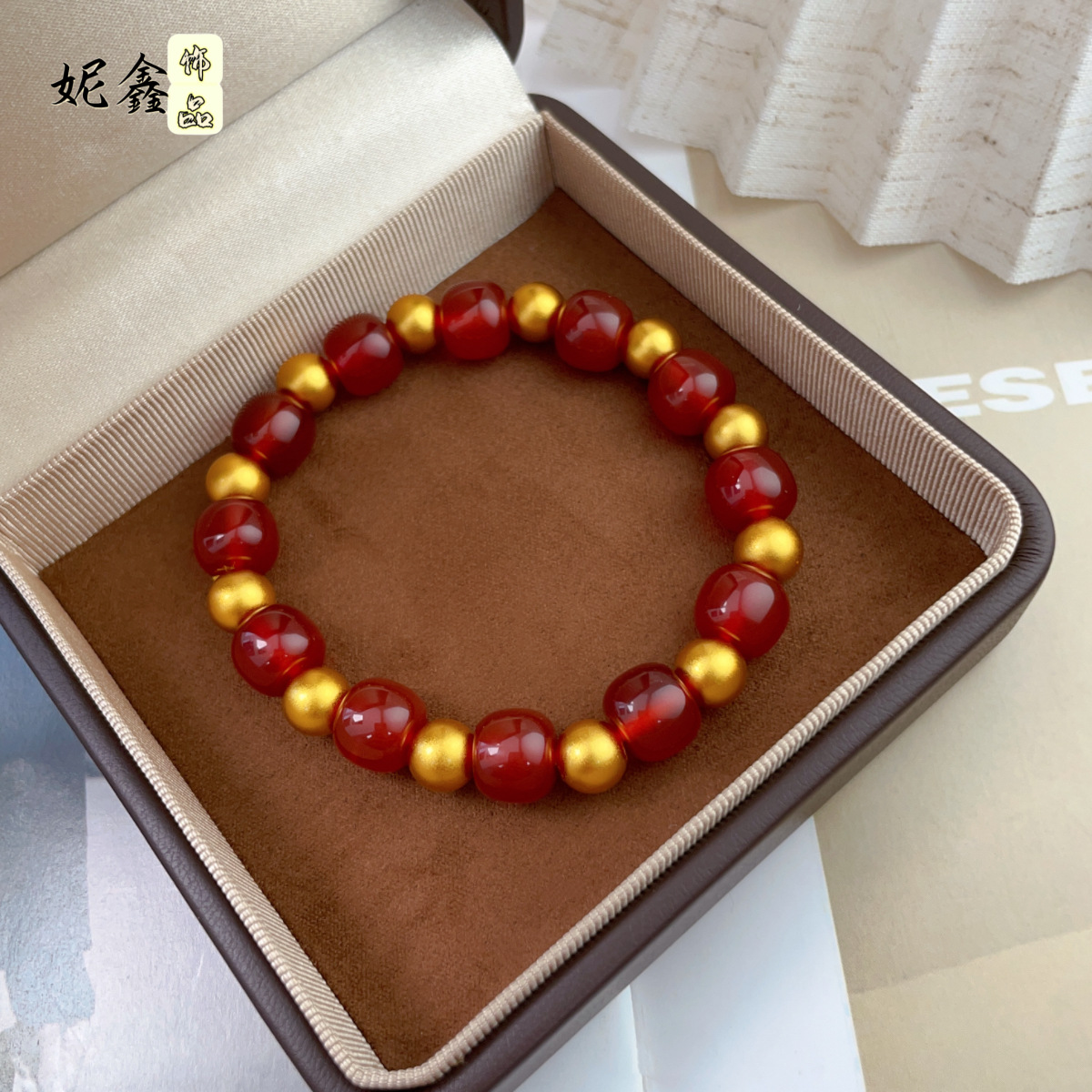 レッドメノウ貔貅ブレスレット レディース 24K ゴールド AU999 - 24K ゴールドレッドメノウ貔貅、軽い高級感とプレミアム、完璧なギフトオプション