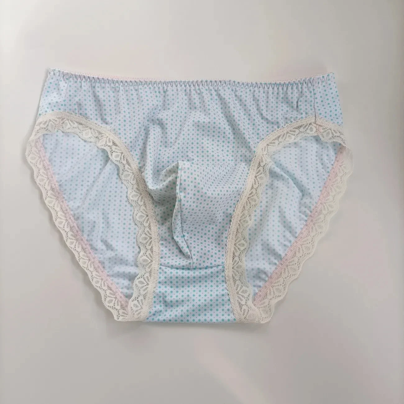 男セクシーなレースドットミルクシルクソフトブリーフ女性化ローウエストパンティー BF ギフト