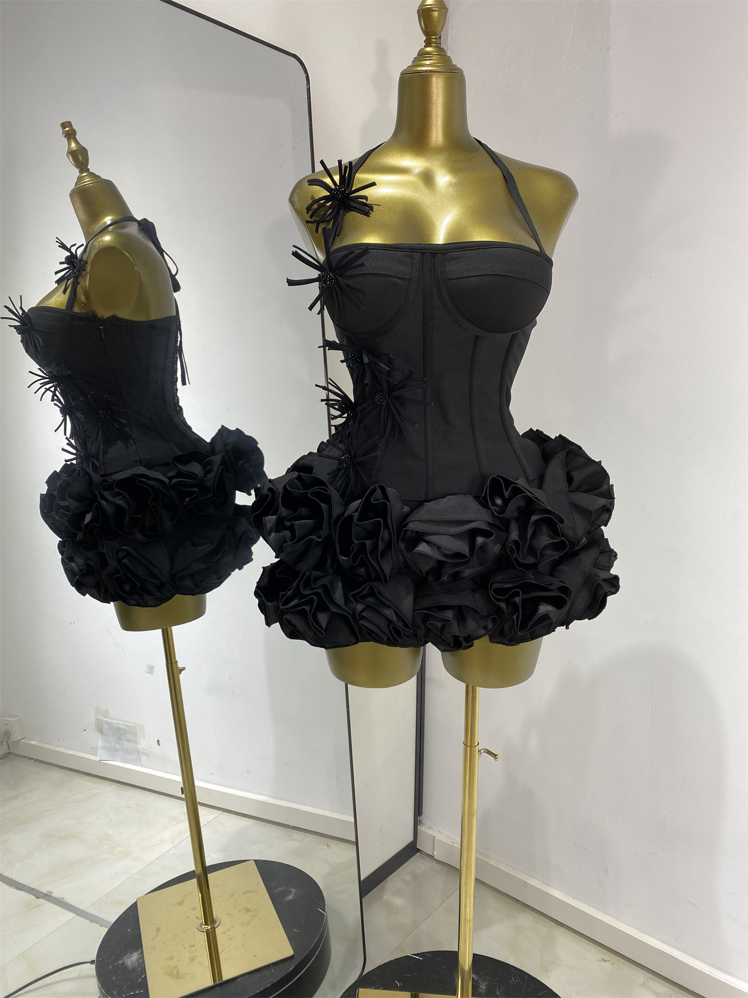 女性黒の誕生日包帯衣装ホルターコルセットトップとローズミニスカート 2 枚セットセレブイブニングクラブパーティードレス