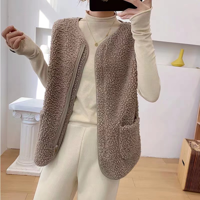 女性のフリースベストふわふわノースリーブジップアップパッチポケットテディシェルパジャケット冬ボディウォーマーレディースカジュアル衣装
