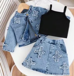 長袖デニムジャケットとスカートのスタイリッシュな女の子用3点セット服が新登場