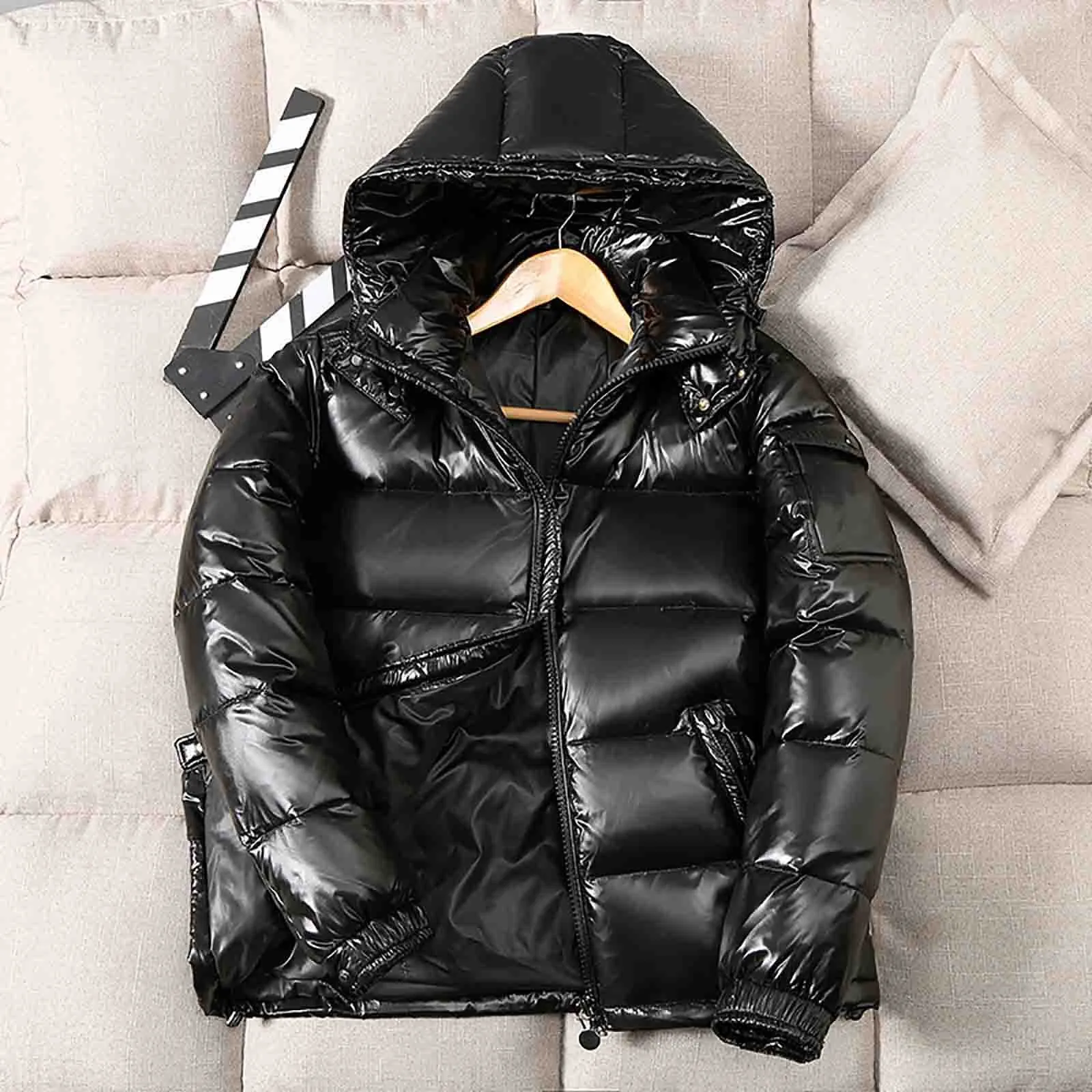男のジャケット光沢のあるバッファバブル厚いパーカーショート冬光沢のある真新しい冬のファッションフード付き男性キルティングパッド入りコート服