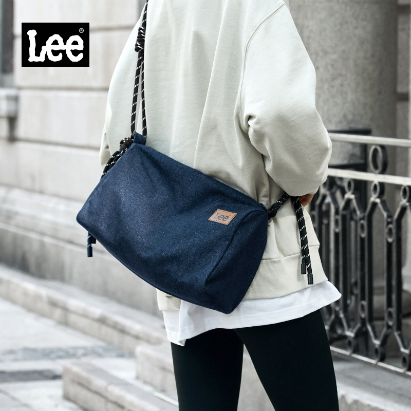 LEE シンプルな軽量スタイリッシュなスクエアデニムショルダーバッグ女性男性 1 ポケットホーボージーンズブルーミディアム Ipad クロスボディバッグ