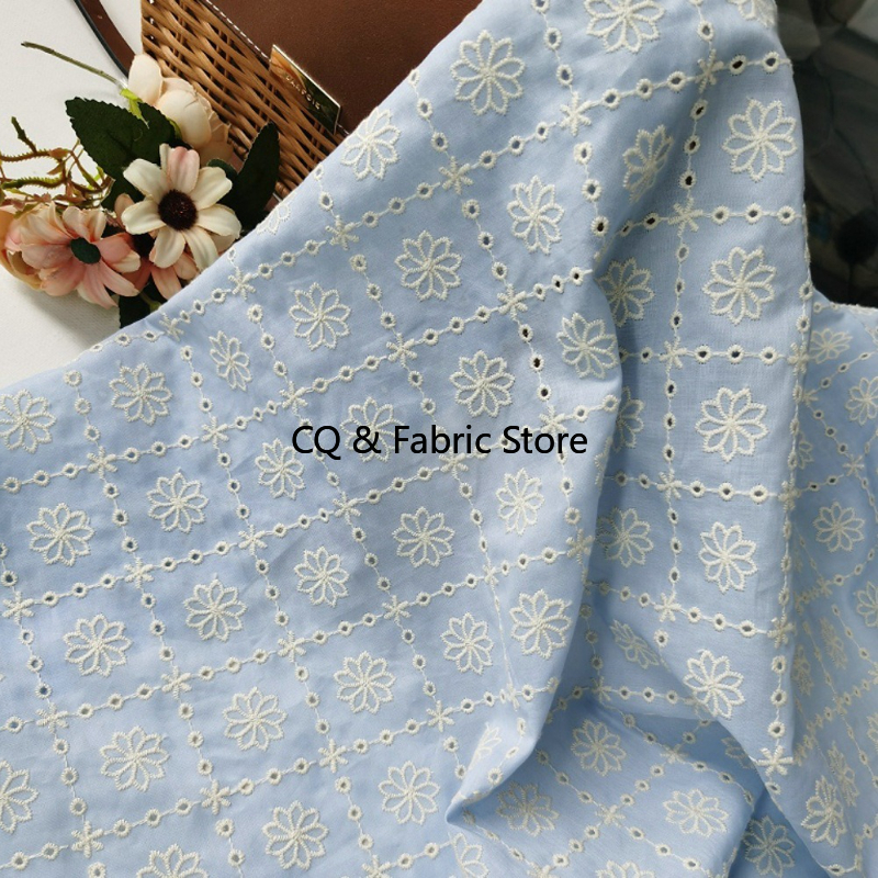 良質の花と中空刺繍スカイブルー綿生地 DIY テーブルカバー/カーテン/服