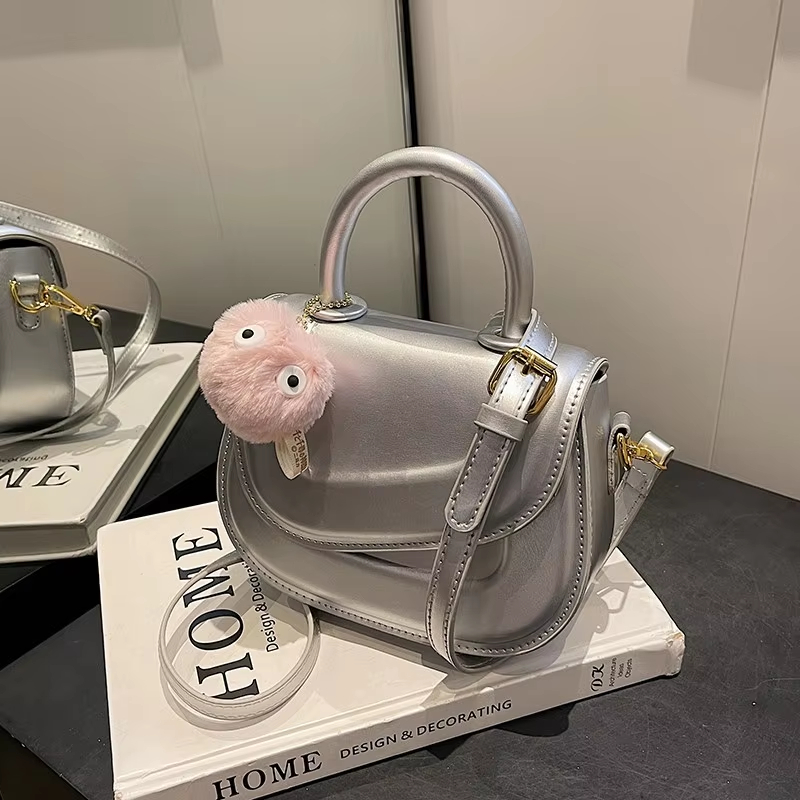 2026 夏キャンディーカラーミニハンドバッグ女性 Ins ファッションクロスボディバッグ多用途小さなショルダーバッグ女性の毎日の旅行財布
