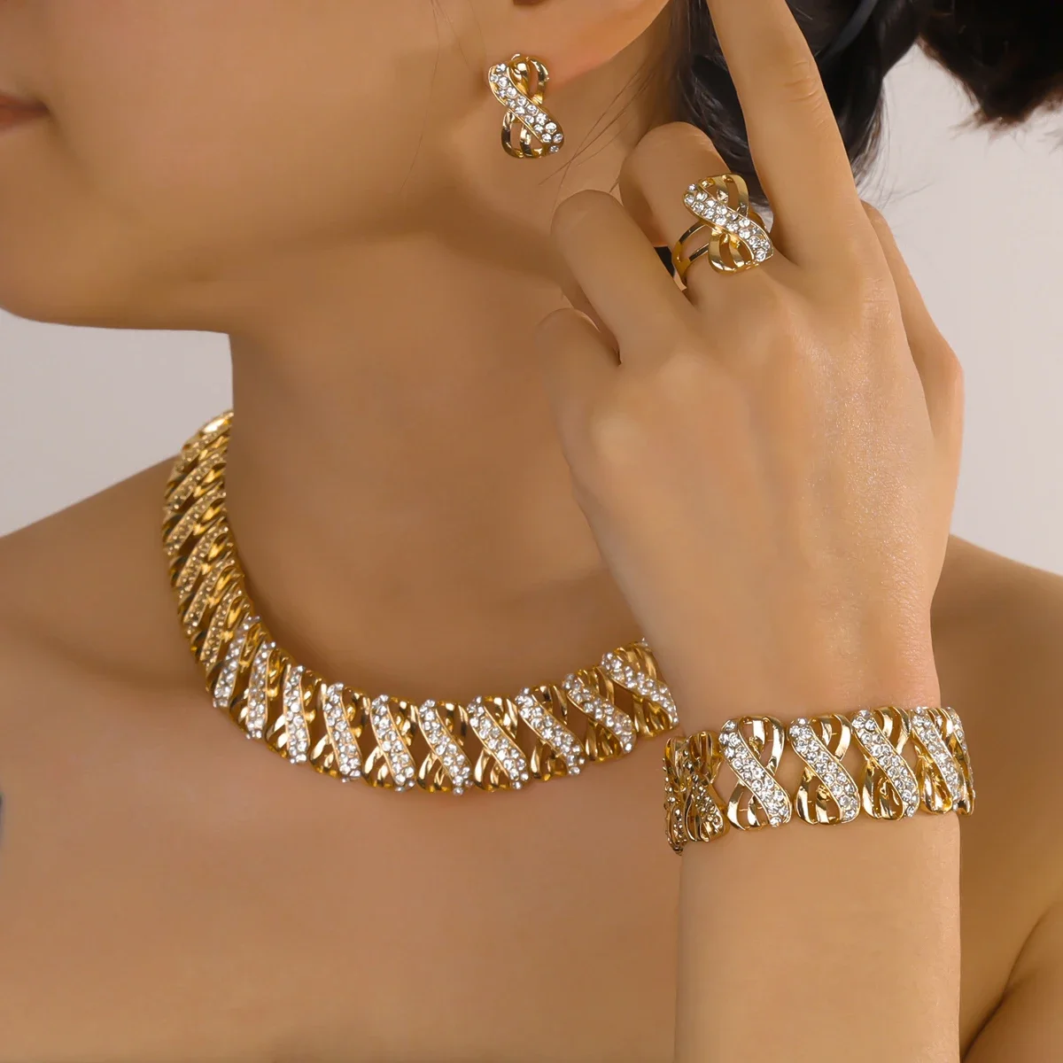 ファッション 18 k ゴールドメッキジュエリーセットドバイアフリカチョーカーネックレスイヤリングリングウェディングブライダルジュエリーセット女性のための