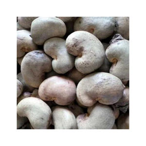 Organic, high-quality, 100% pure natural raw cashews, sourced from the U.S., packaged in bulk in vacuum-sealed bags, from reliable farms and processing facilities