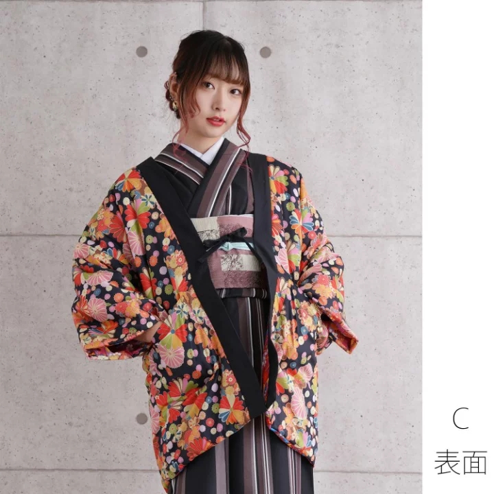 日本の女性の半纏 - ルーズフィットのキルティング着物風ジャケット、ネクタイ留め、ツートンカラーの羽織ホームウェア、秋/冬用