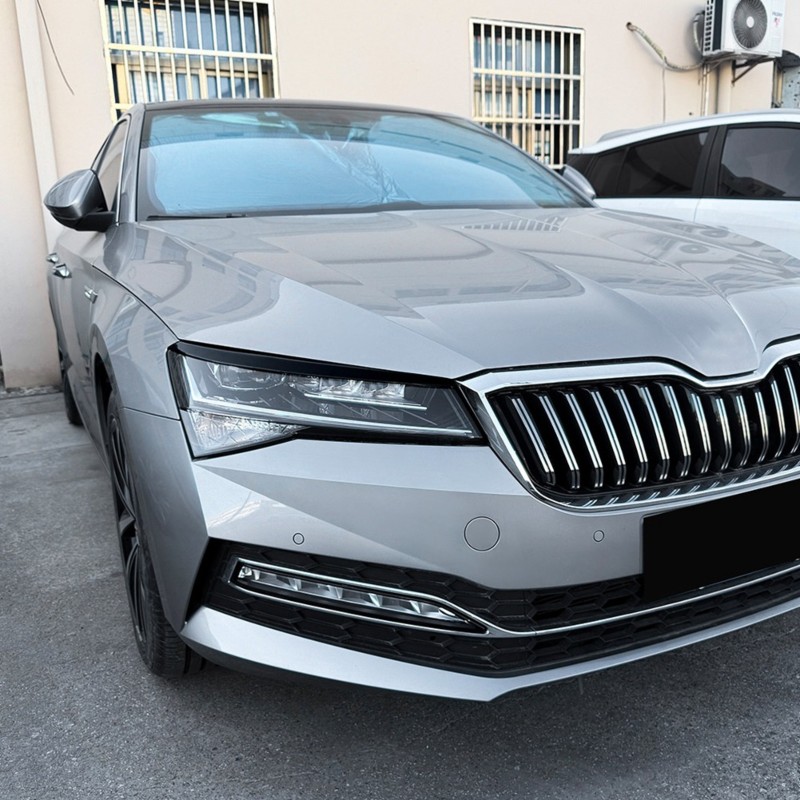 新車フロントヘッドライト眉毛スポイラーカバートリムシュコダ Superb B8.5 2019-2022 外装アクセサリー