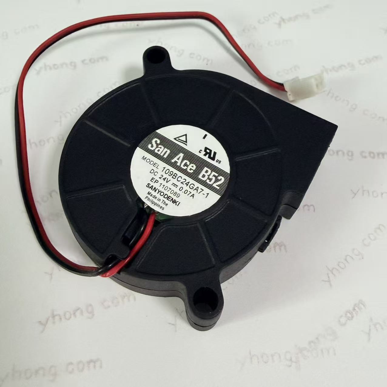 Sanyo Denki 109BC24GA7-1 DC 24V 0.07A 50x50x15mm 2 線式サーバー冷却ファン