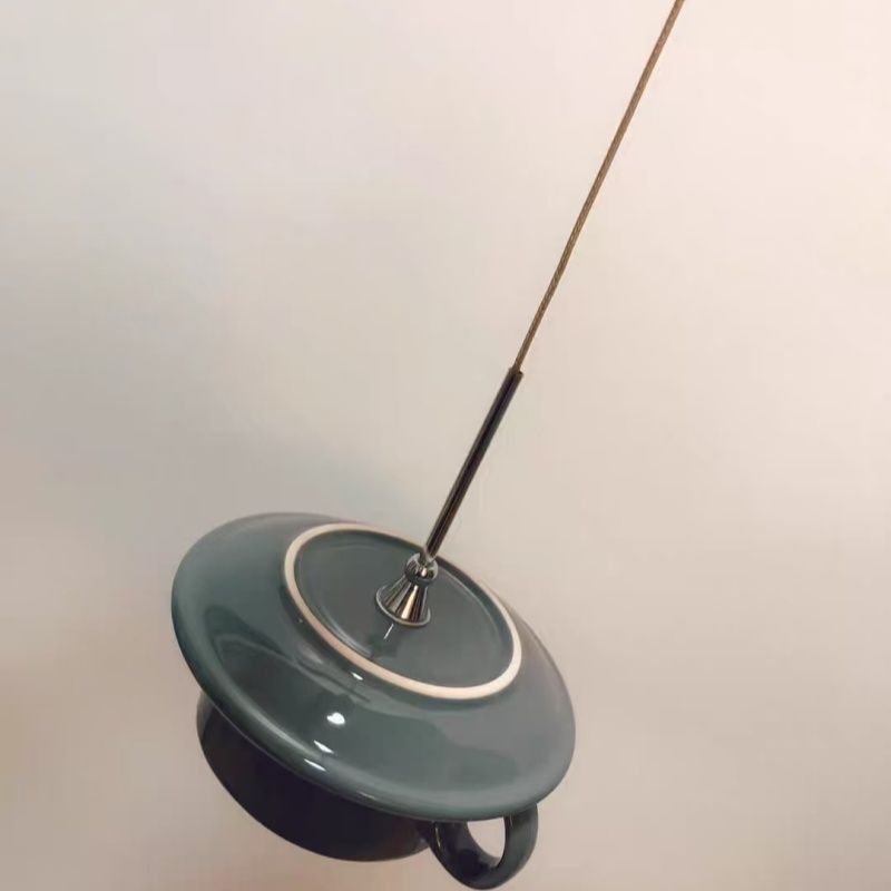 北欧クリエイティブセラミックペンダントランプダイニングテーブルリビングルームのベッドサイドカラフルな水カップLEDシャンデリアモダンアート照明装飾